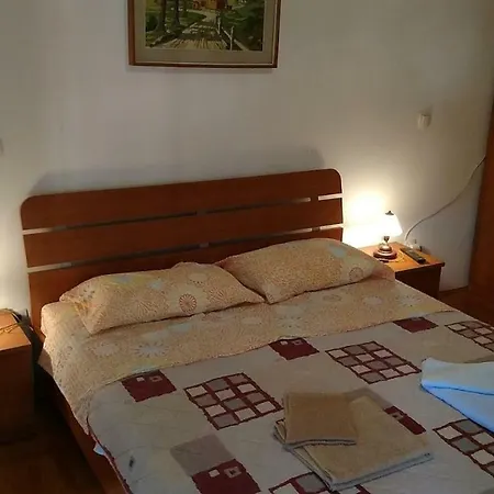 Gostinjska kuća Santulin 3*